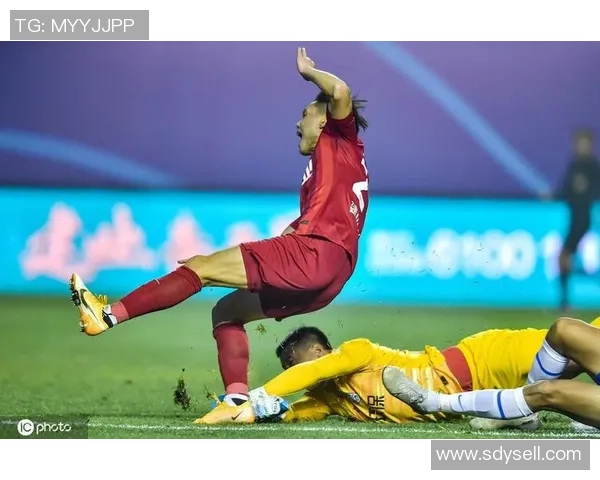 2018年河南建业与天津泰达激战回顾：精彩瞬间与战术分析